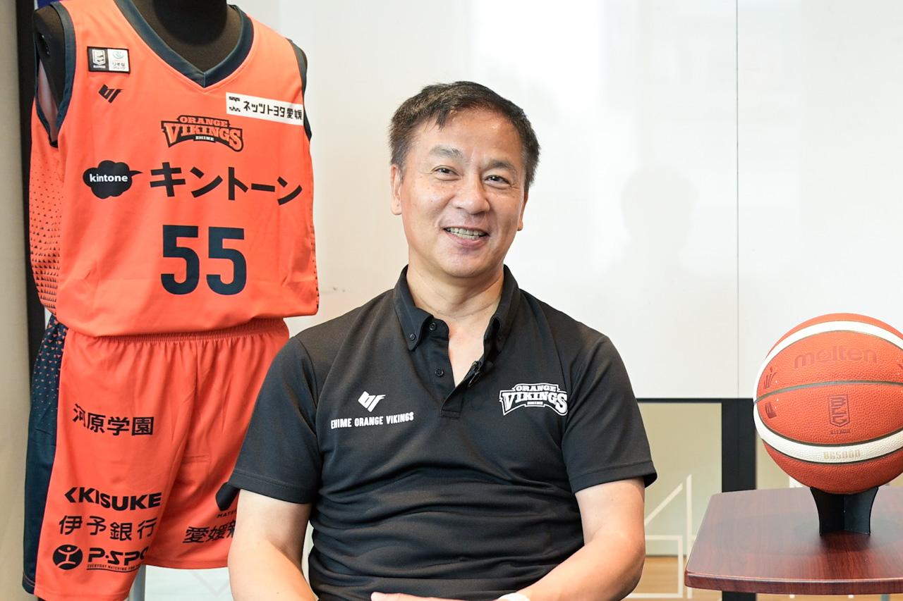 藤田秀彰(ふじた・ひであき)。株式会社エヒメスポーツエンターテイメント専務取締役。フロントとして、集客やスポンサー探しなど、クラブをビジネス面から支える。