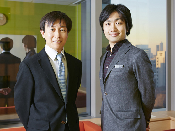 サイボウズ青野慶久社長（左）と認定NPO法人フローレンス駒崎弘樹代表