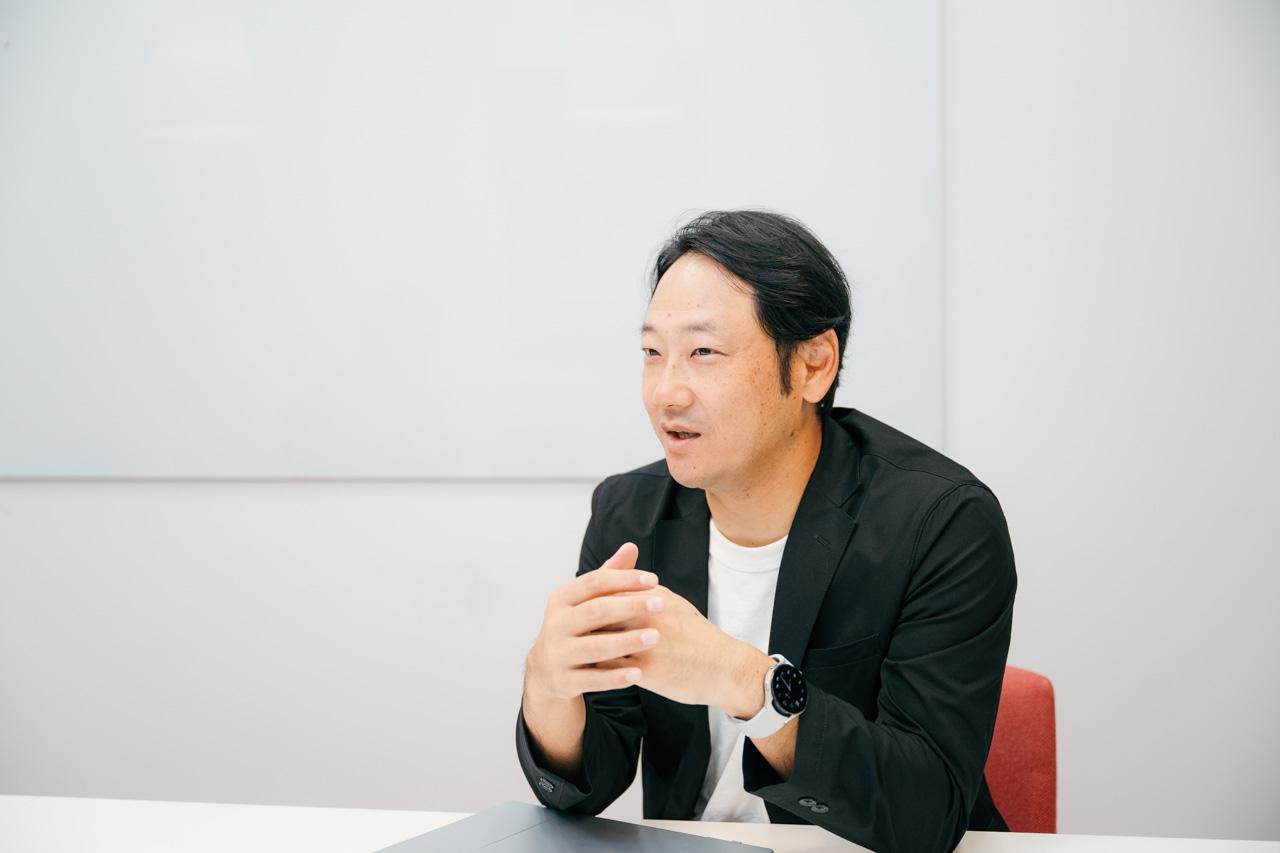 ”これまでを振り返りながら話す栗山さん"