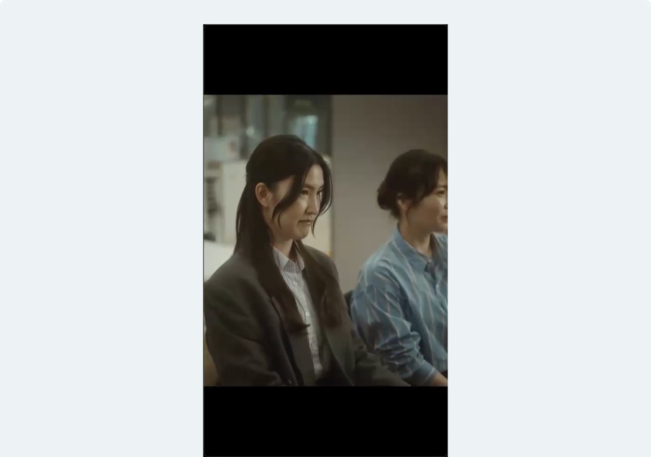 吉岡さん(画像左)は第1話にて「飲み会に女性が同席すると華やかになる」と言われ、モヤっと感じるも何も言えずに終わってしまう。