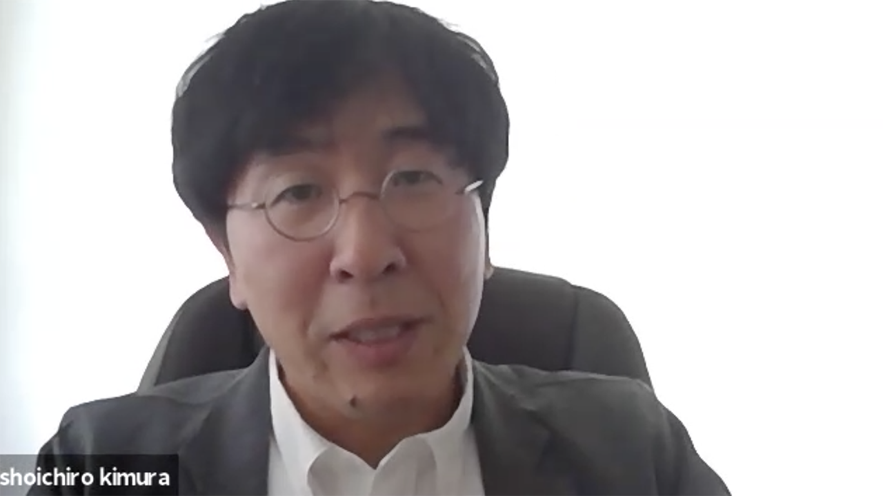 にこやかに話す木村さん