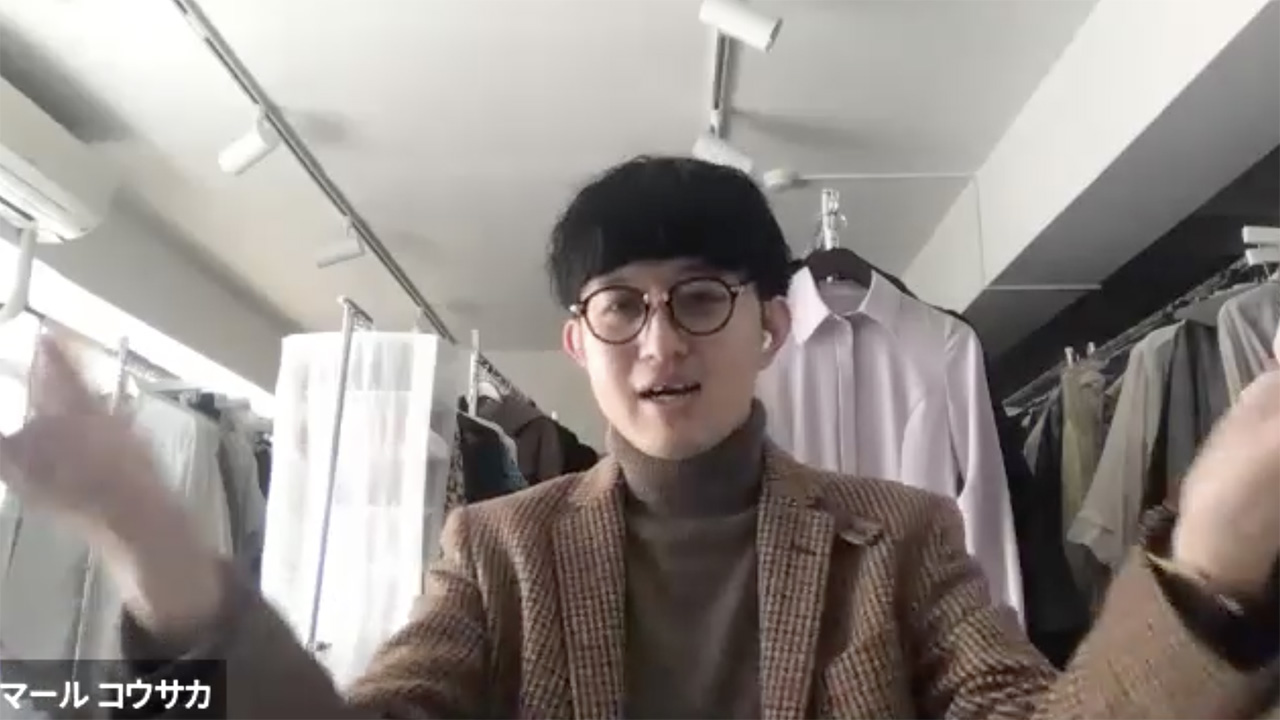 ジェスチャーを交えて話すマールさん