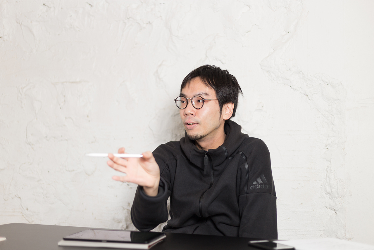 会社とコミュニティについて質問するサイボウズ式編集長の藤村